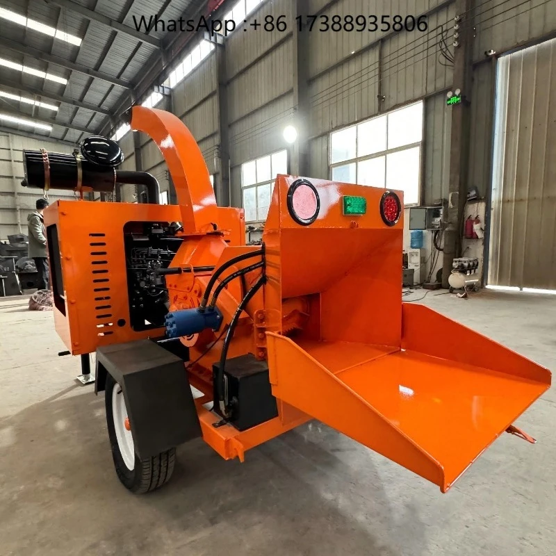 Drum Garden Branch Crusher Euro 5 Standard Hydraulic Wood Chipper for Forest