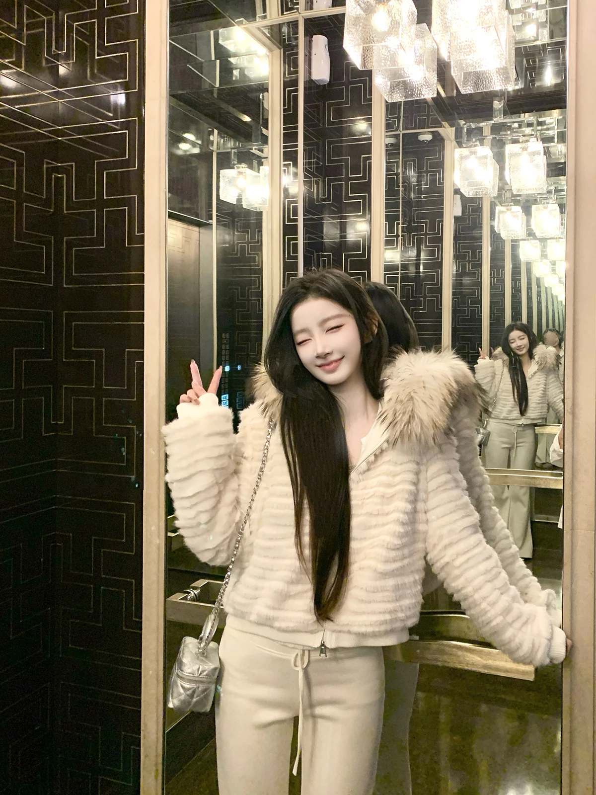 

Spicy Hotdog Sle Women's Jaet Milk Apricot Outer Coat down Feather Raccoon Hair Zipper Closure Long Sve Stand Fit