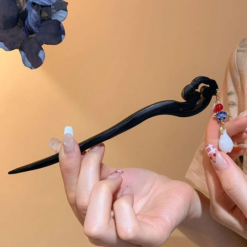Neuer chinesischer Retro-Haarnadel mit schwarzen Holzblumen und Quasten für Damen, Haarspange im neuen chinesischen Stil, Haaraccessoire-Geschenk – Detail 4