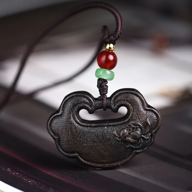 

Натуральная подвеска Aquilaria Agallocha Ruyi в стиле пары, ручная деталь, культурный игровой орнамент, праздничный подарок