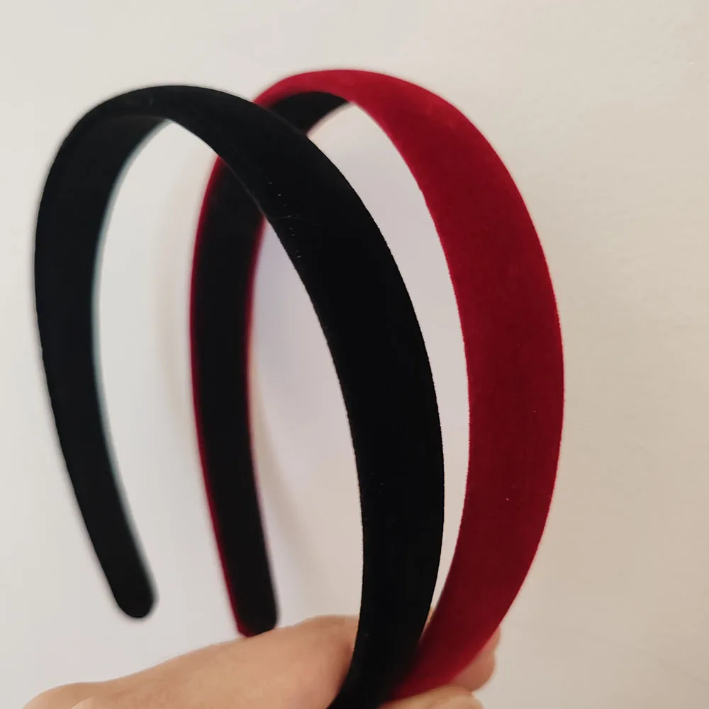 2 Stück europäisches und amerikanisches rotes schwarzes Samt-Stirnband für Damen und Mädchen, elegantes Haarband für Urlaub, Party, Haarschmuck – Detail 4