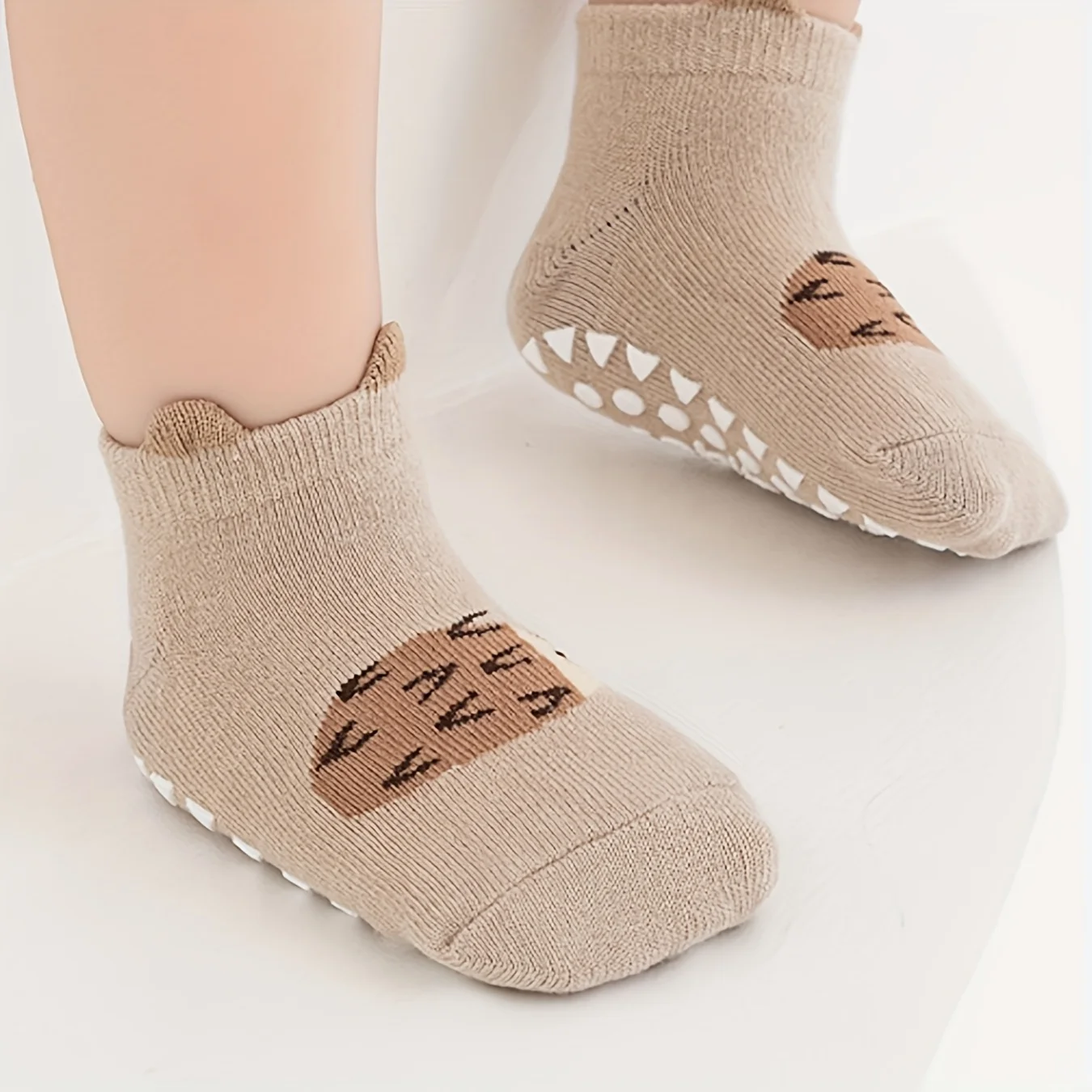 6 pairs of boys and girls' anti slip socks with cute cartoon animal patterns, comfortable and breathable baby floor socks