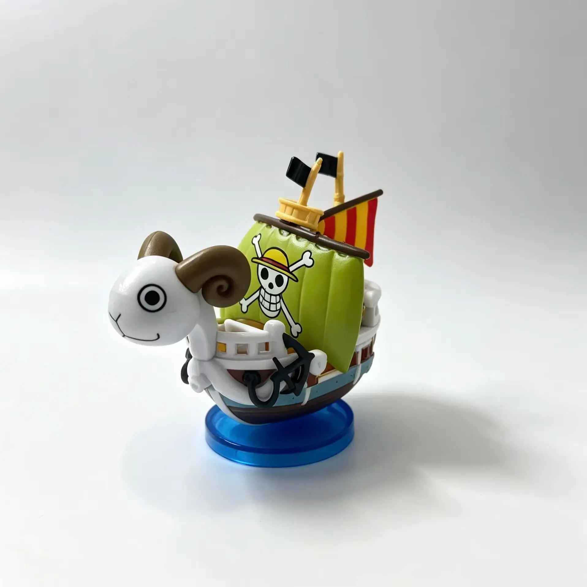 One Piece Going Merry Thousand Sunny PVC-Figur Anime-Schiffsmodell Sammlerstück Desktop-Ornament Actionfigur Geschenk für Fans