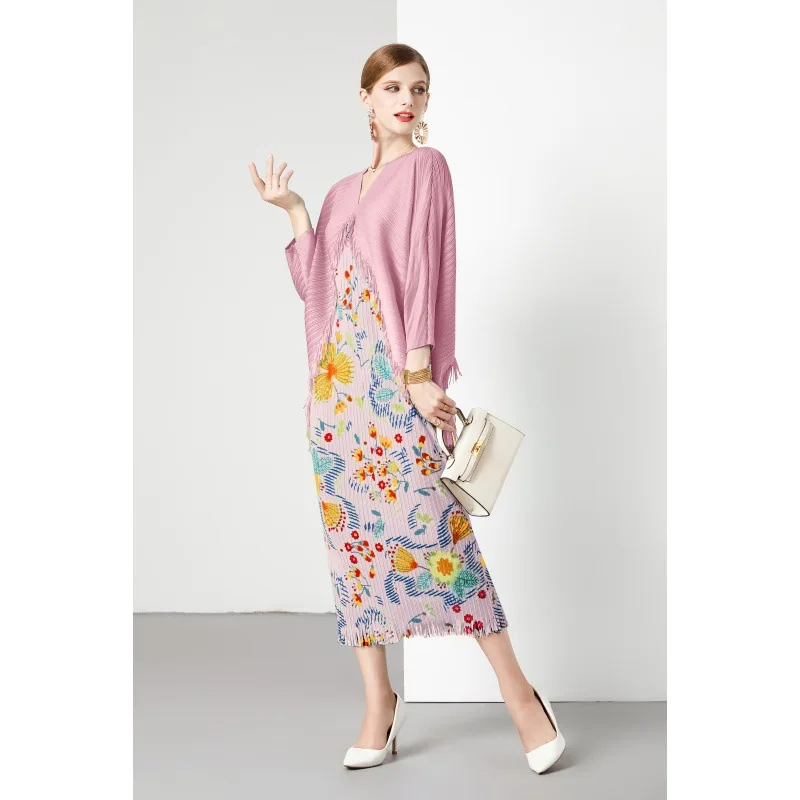 

Miyake Pleated V-neck Bat Sleeve Fringe Fragmented Flower Loose Wrapped Hip Fishtail Dress Party Versatile Summer Dress