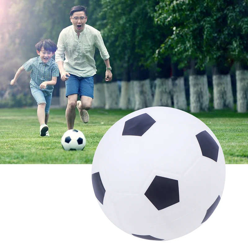 Mini balón de fútbol de goma inflable clásico para niños, tamaño 2, juguetes de jardín de infantes, deportes al aire libre, regalos para niños, 15CM