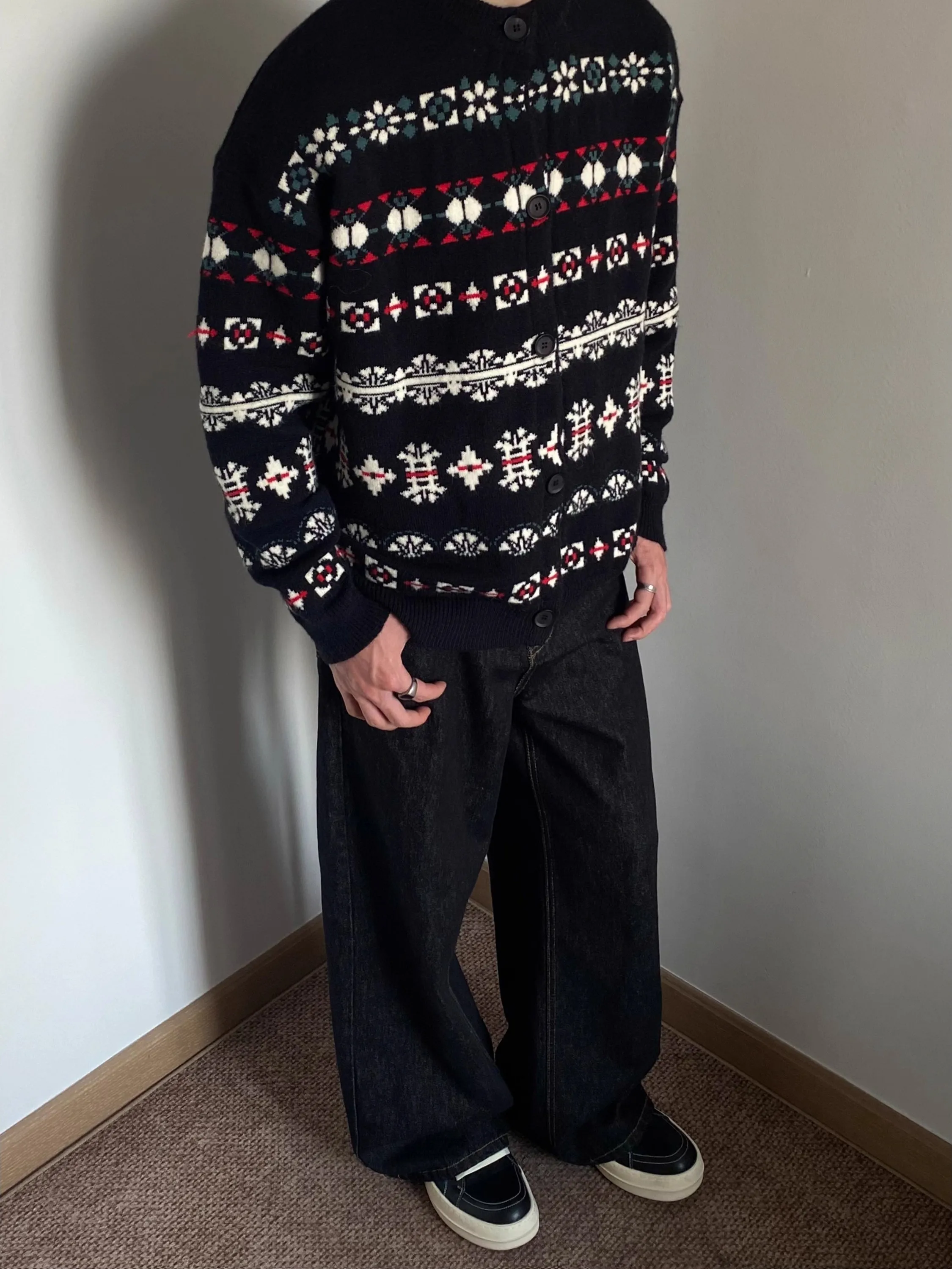 

Icelandic Knitted Cardigan Men's Winter Warm Faionable round Ne Buttoned Sweater Geometric Pattern Loose Fit Comfortable