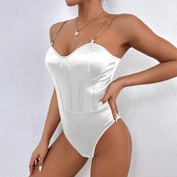 Body kobiece krótki kombinezon bielizna czarny biały Gyaru elegancki Coquette Chic Sexy moda łańcuch Backless kamizelki jednoczęściowe