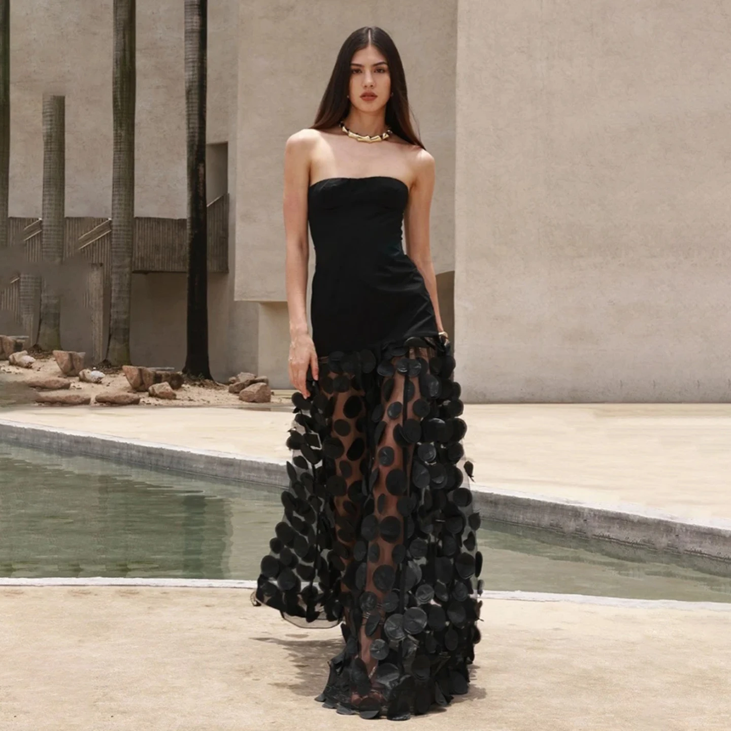 

Women's Black Strapless Maxi Dress with 3D Polka Dot Applique Decoration Sleeveless Evening Party Dress for Wedding Prom