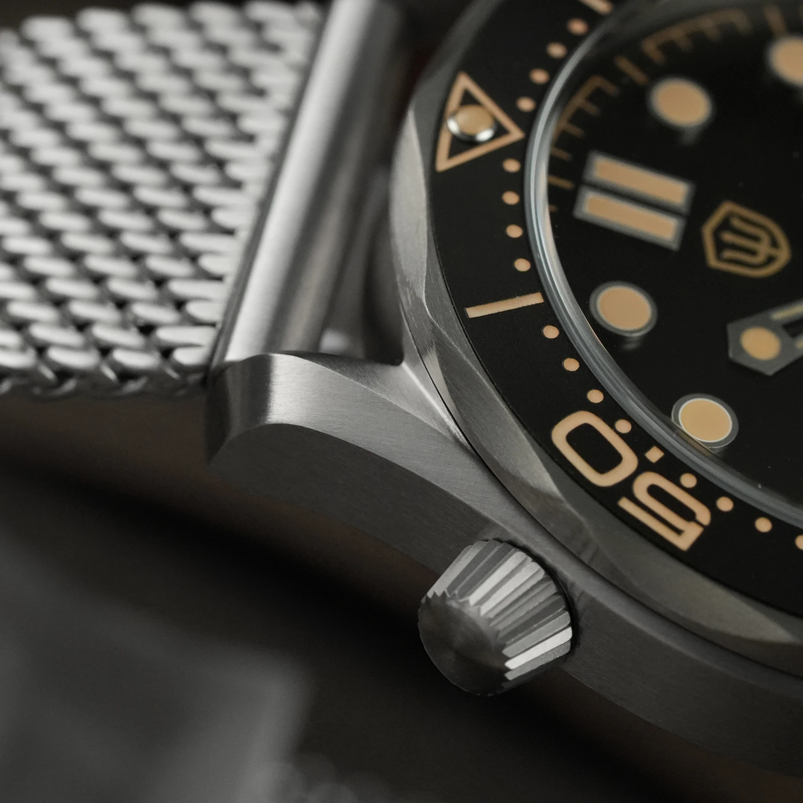 Watchdives WD007 39mm V2 SL3001 Automatische Taucheruhr Titan-Gehäuse Saphirglas 100M Wasserdichtes Ventil Luxus-Herrenuhr – Detail 11