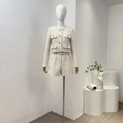 Conjunto de chaqueta blanca para mujer, Tops y pantalones cortos, manga larga, botones, bolsillo, Patchwork, otoño e invierno, 2024