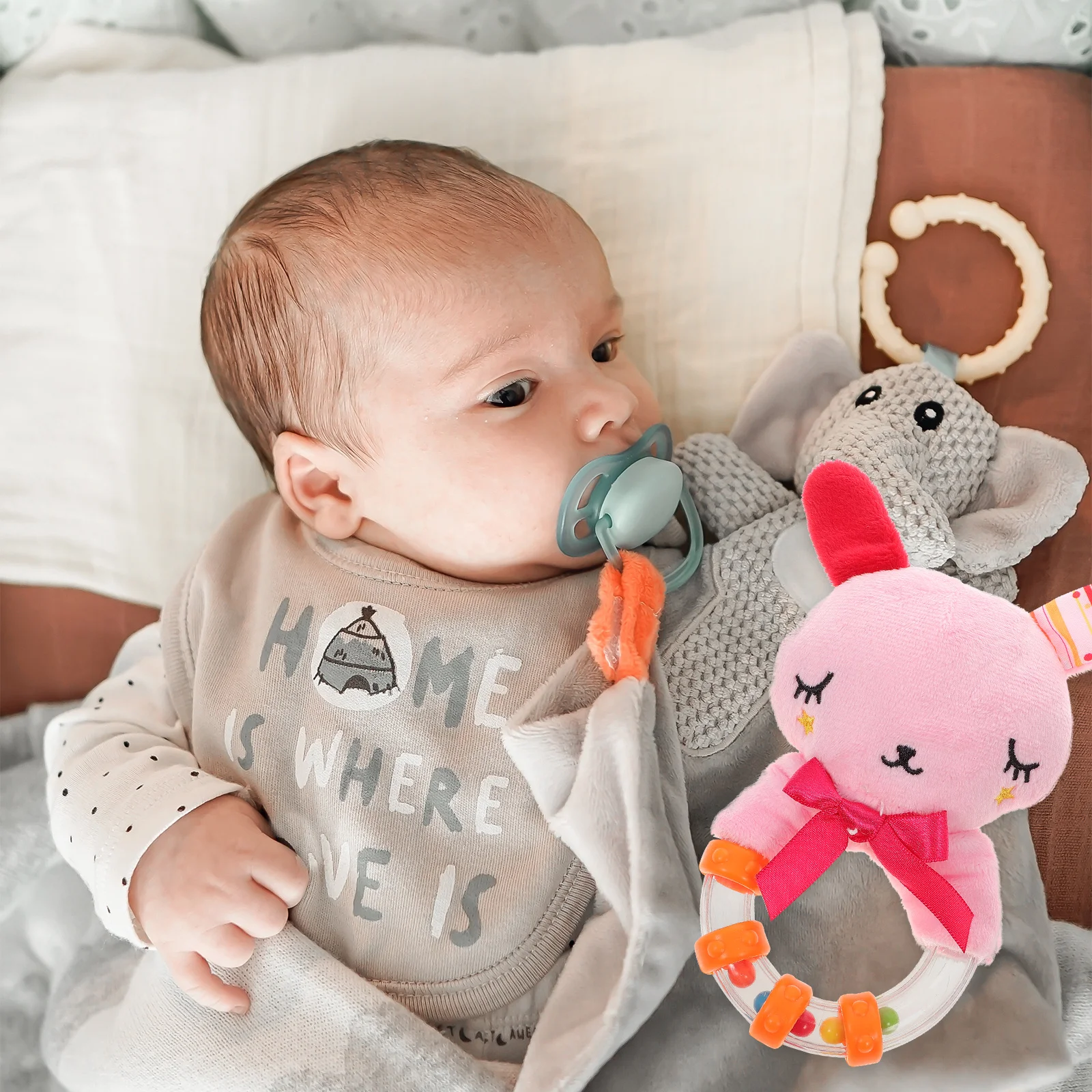 Grzechotka dla niemowląt, zabawka edukacyjna z motywem zwierząt z kreskówek, wspomagająca wczesną edukację wizualną i słuchową, grzechotka dla maluchów.