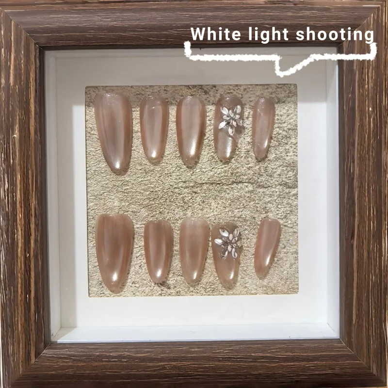 2025 New Golden Cat Eye with Fine Glitter Handmade Wearing Armor Winter Atmosphere Snowflake Nail Art Christmas Nail Art