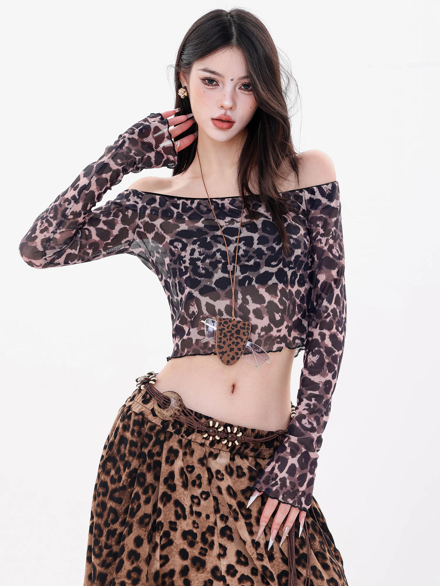 

Original ABWLR Spicy Girl Sle Long Sve Leopard Print T-irt Women's Slim Fit oulder Baring Top Autumn New Arrival