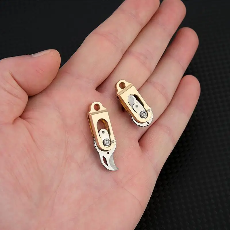 Outdoor Camping Pocket Knife, Portable Mini Brass Claw Keychain, Quick Disassembly Device