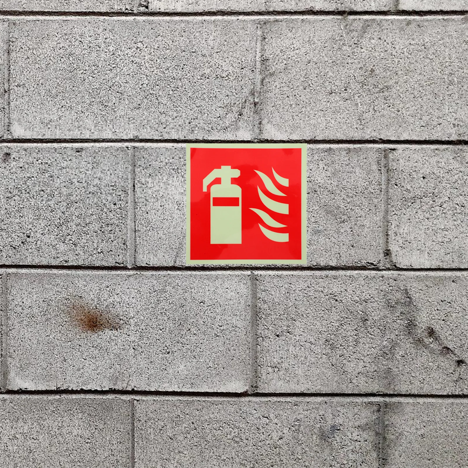 4 pcs Glow In The Extinguisher Sign Sticker Self Adhesive Safety Decal For Office Restaurant Retail Store Waterproof