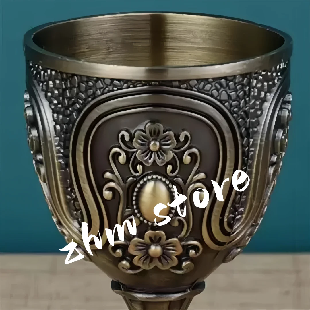 1pc European Goblet, Alloy Vintage Portable Chalice, Carved Mini Spirit Vodka Cup, Creative Tabletop Living Room Decoration