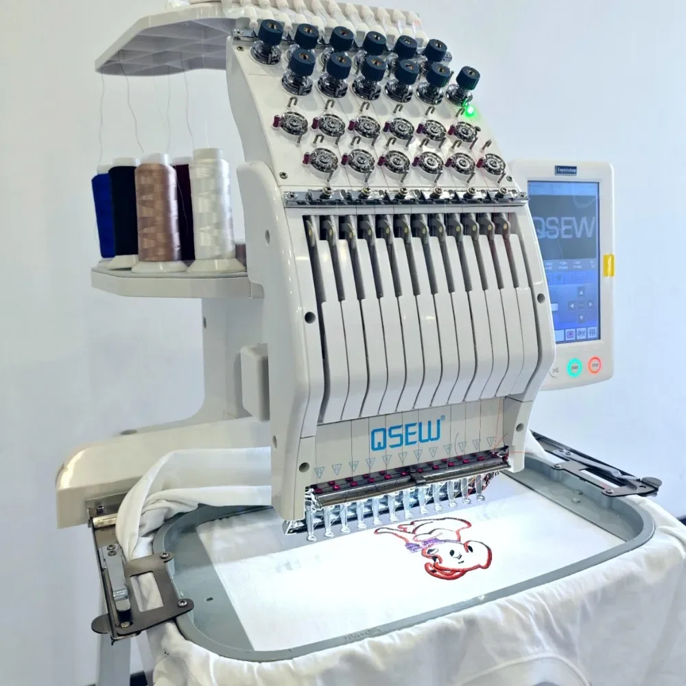 QS-1201 آلة التطريز المسطحة برأس واحد الكمبيوتر لآلة التطريز بغطاء شعار القميص