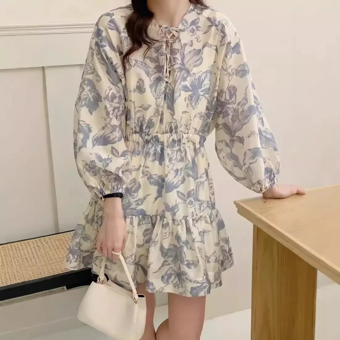 

Women's vintage printed dress round neck high waist puff sleeves French style mini dress