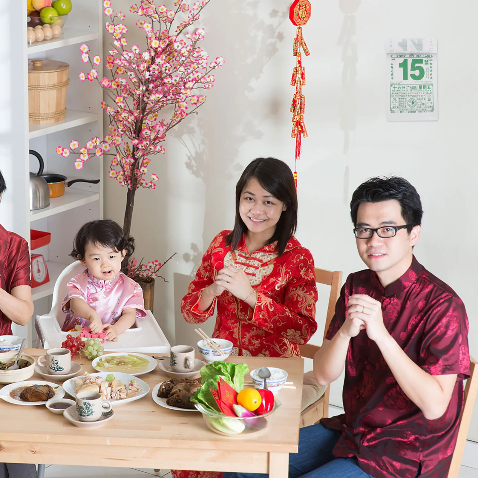 Calendario tradizionale cinese da 1 pezzo 2022 Anno della tigre Calendario giornaliero da appendere alla parete Date lunari Guida per il buon giorno