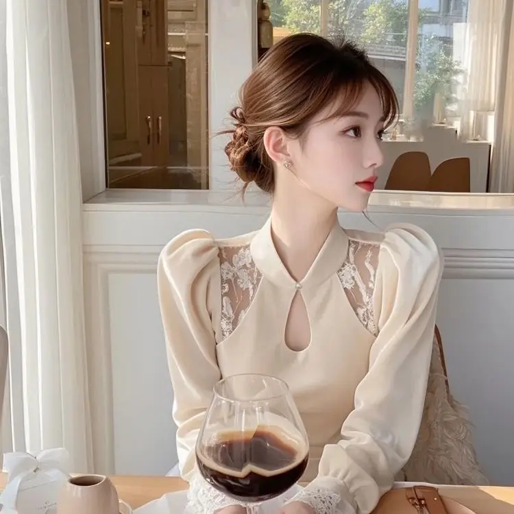 Damska bluzka z koronkowymi wstawkami, bufiastymi rękawami, beżowa, welurowa, na wiosnę i jesień 2025, koszulka, damskie bluzki i koszule na jesień TT368