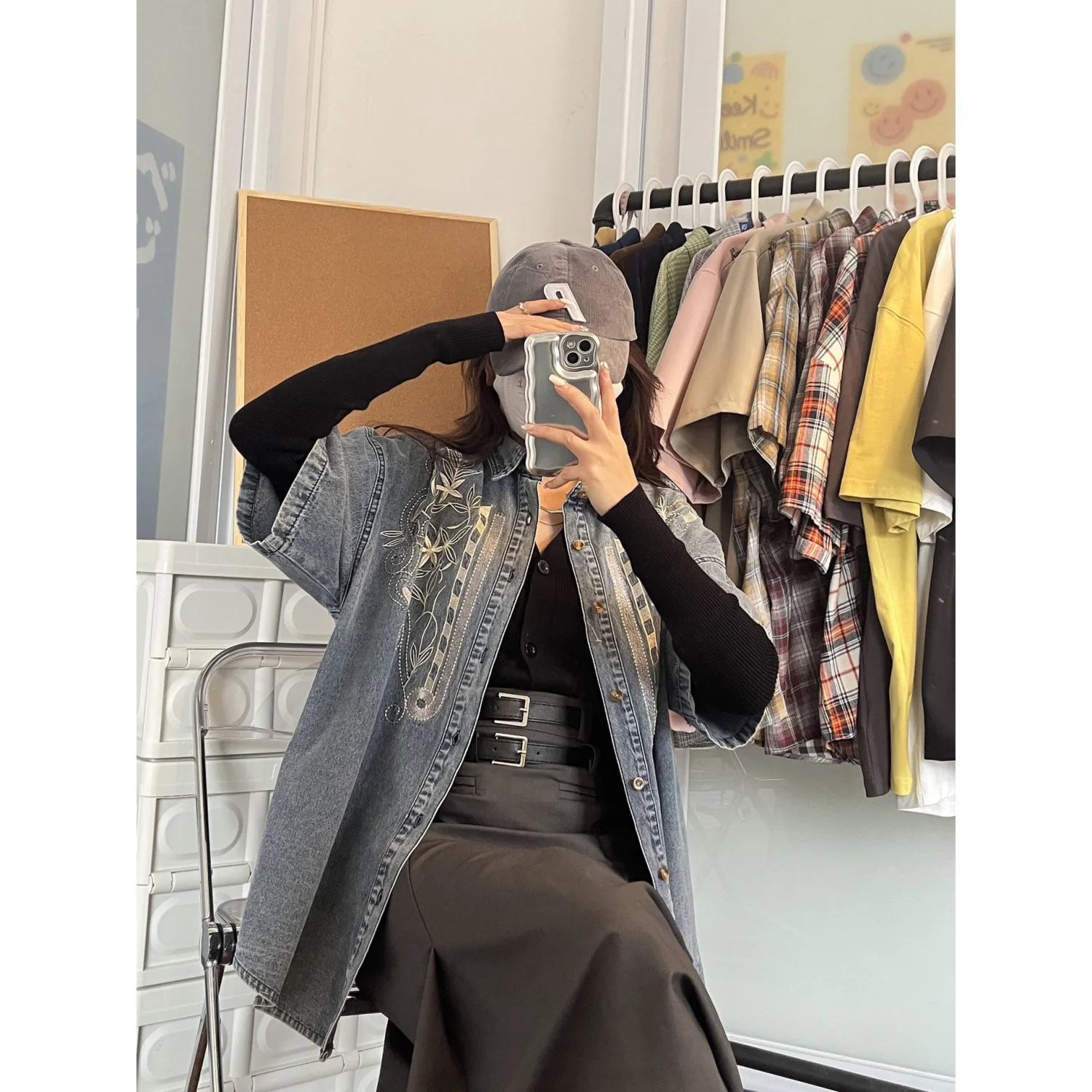Designed retro symmetrical embroidered denim shirts for men and women summer loose short sleeved Polo collar couple cardigans