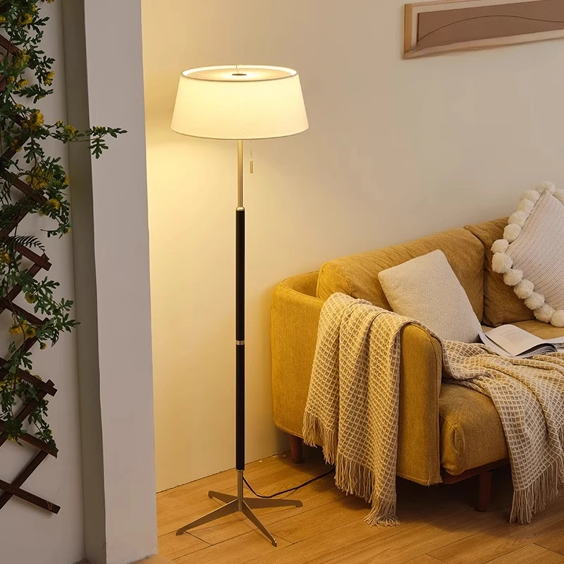 

Деревянные торшеры в американском стиле ретро, простые гостиные, диван, боковая спальня, прикроватная ткань, светодиодные торшеры, проживание в семье, кофейня