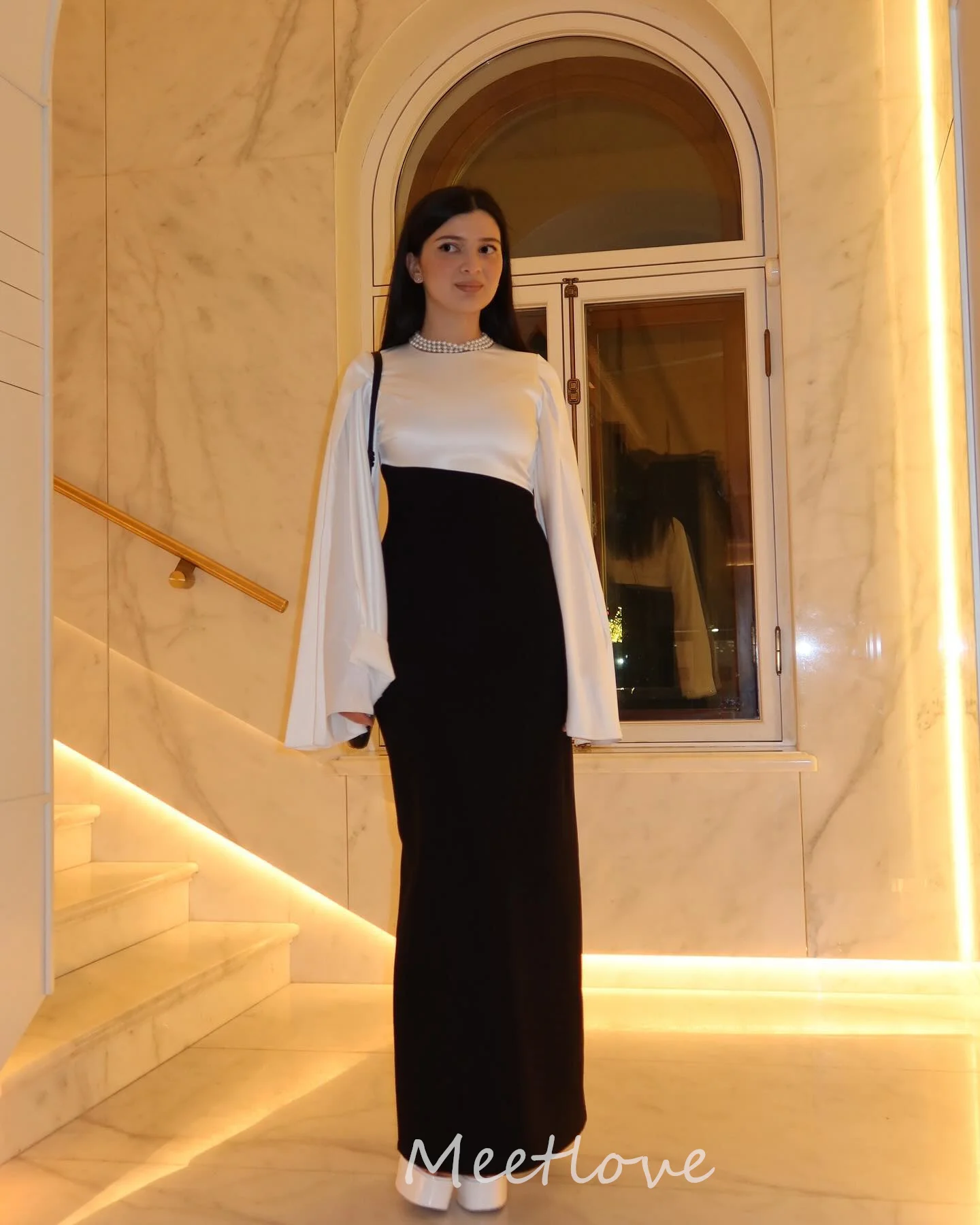 エレガントなプロムドレス 2024 女性のためのマーメイドフェザーアップリケロングパフスリーブアラビアローブデフォーマルオケージョンイブニングパーティー