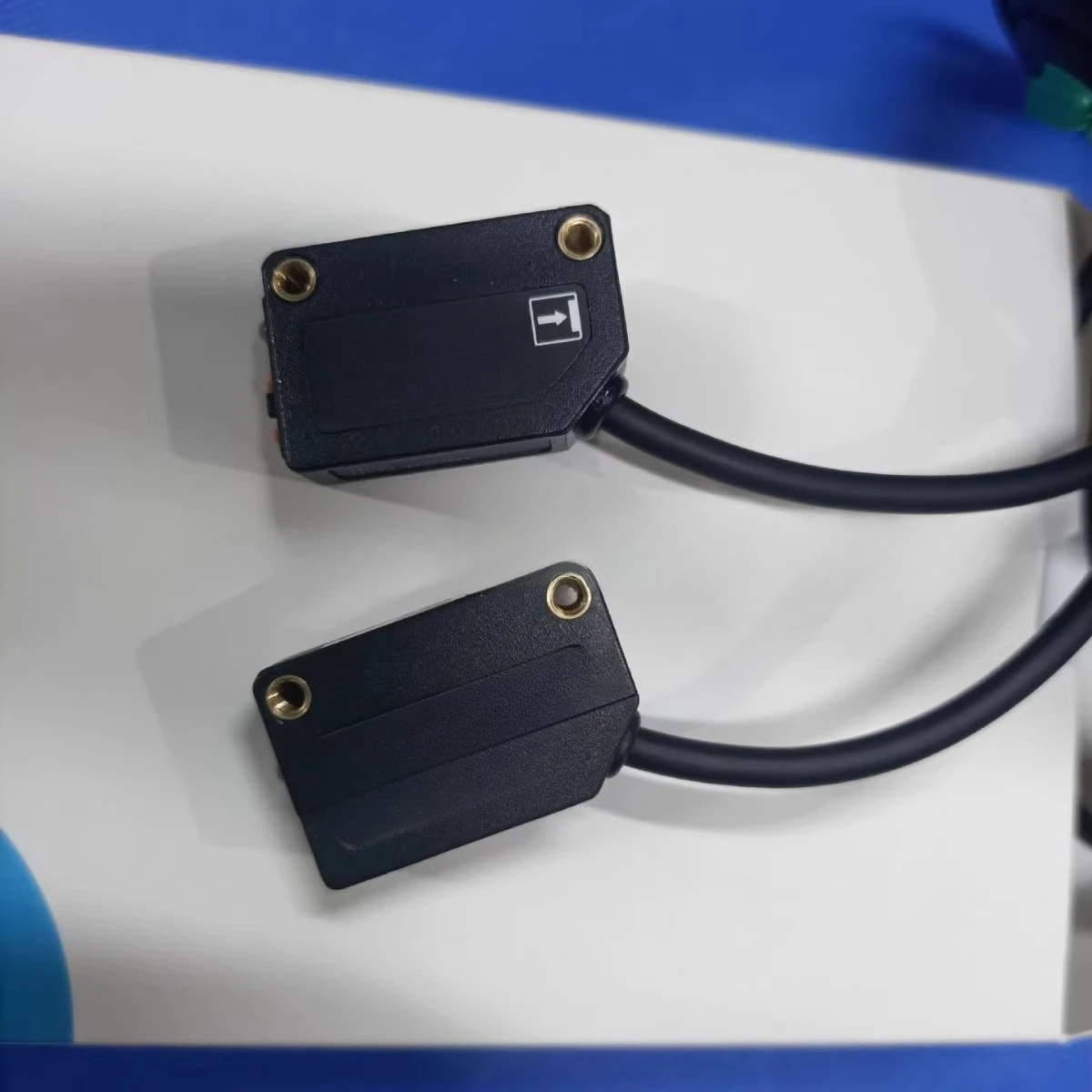 

Оригинальный и подлинный фотоэлектрический переключатель излучателя LV20CTK30N3 LV20CTK30P3 Delz DEUZE есть в наличии.