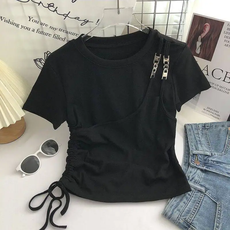 Short-sleeved T-shirt women's summer design in 2024, plus size, slim, irregular stitching, fake two wild meat-covered tops.