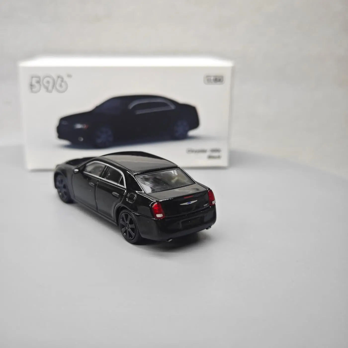 596 1:64 Chrysler 300c Nero Modello di auto avanzato da collezione