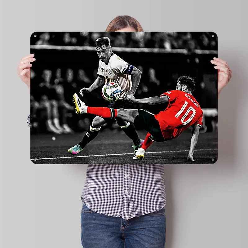 Soccer Players in Action Personalized 3D Textured Metal Poster Wall Art Tinplate Sign for Decoration Room Decor Luxury Wand Deko