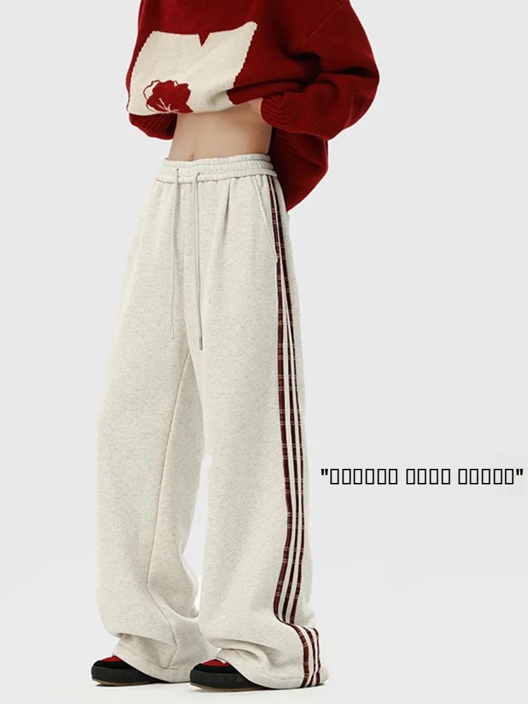 

Подростковые спортивные брюки прямого кроя на флисовой подкладке для мальчиков, зимние повседневные брюки с американским полосатым дизайном, удобные и стильные.