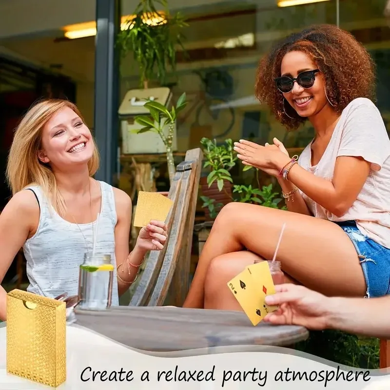 أوراق لعب رائعة مقاومة للماء باللون الأسود والذهبي، مجموعة من أوراق اللعب التي تحتوي على هدايا عيد الميلاد والهالوين وعيد الشكر وهدية الألعاب