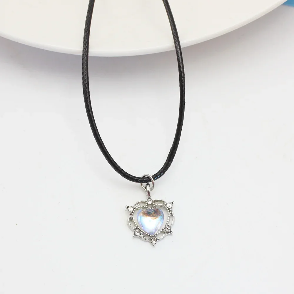 Hollow Gradient Heart Pendant Chain Necklace for Women Korean Popular Goth Black Wax Line Illusory Color Charm Clavicle Jewelry