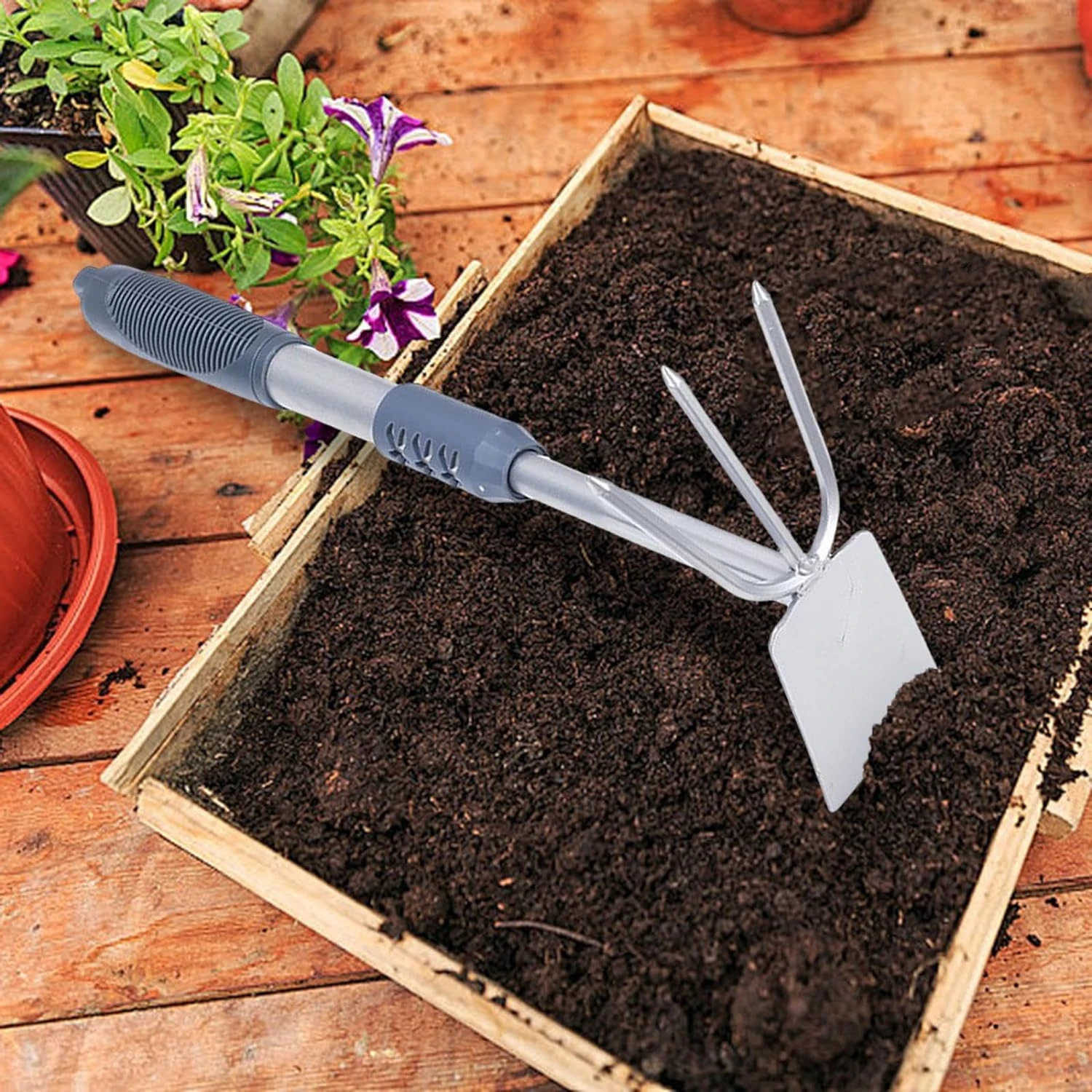 High-quality ergonomic and versatile heavy duty steel hand tools for successful transplanting, precise digging, efficient planti