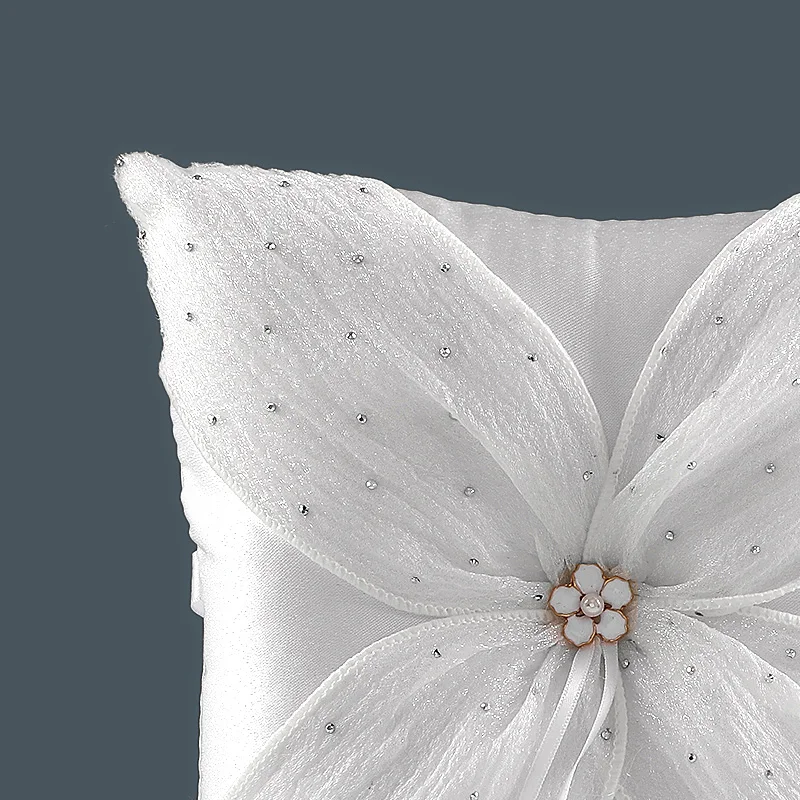 1-Piece Off-White Lace Wedding Ring Pillow for Wedding Parties - Elegant Simple Design image 4