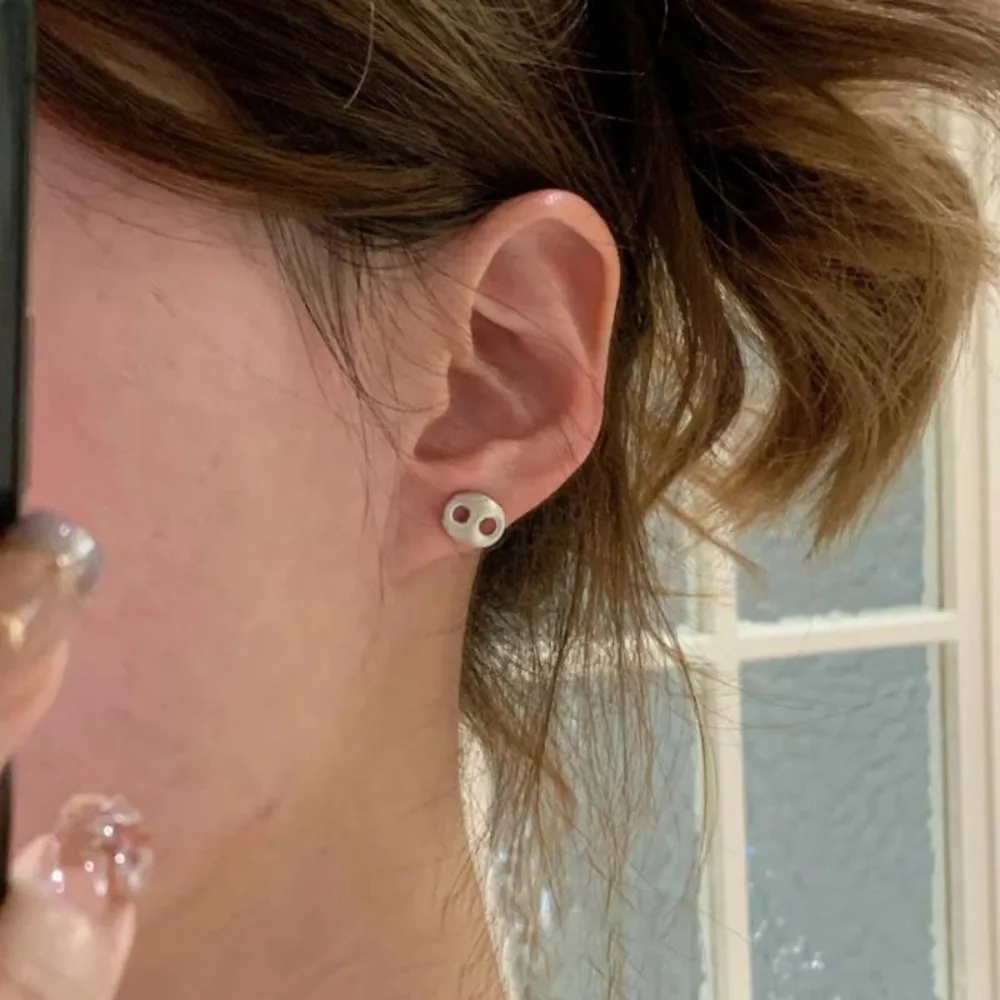 Middle - age golden brushed pig nose earrings retro all go light luxury 9999gold