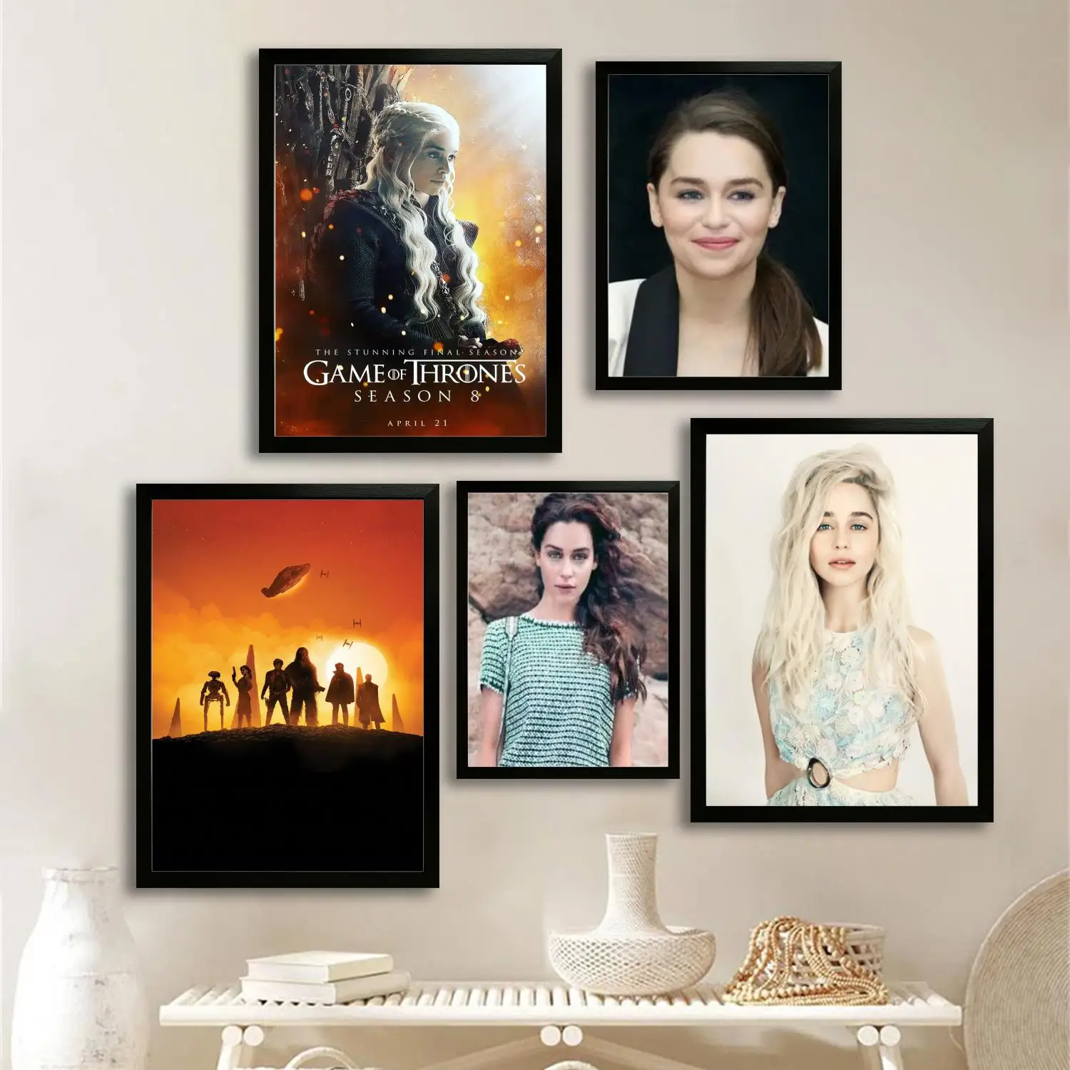 

Emilia Clark Canvas Art Poster and Wall Art Picture Print, Modern Family Bedroom Decor Posters,Decorative painting