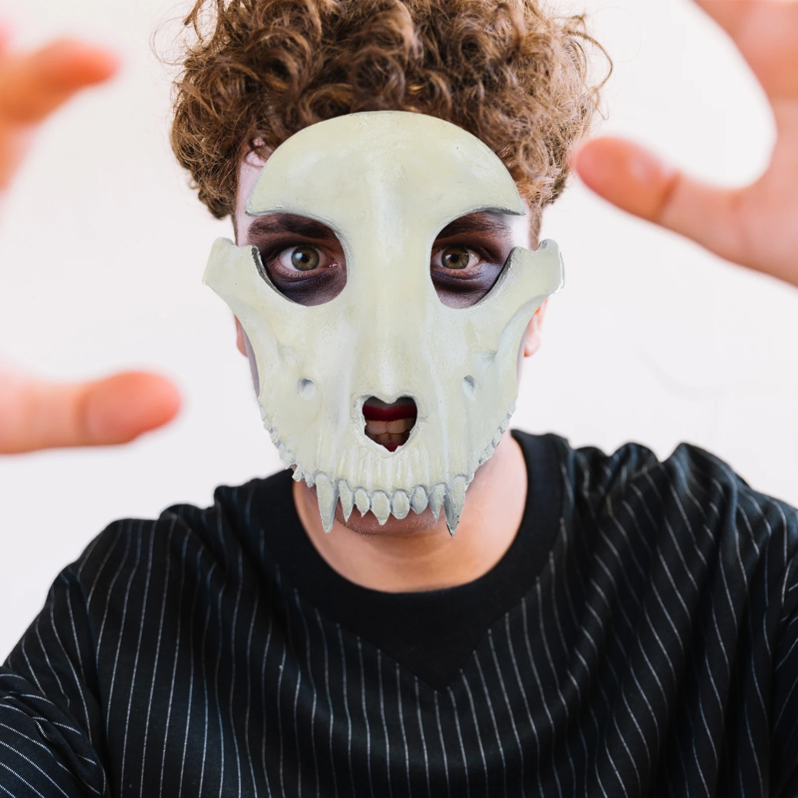 

Sheep Bone Mask Costume Halloween Scary Horror Graffiti Face Masks Lightweight PU Fit Comfortably Masquerade Balls
