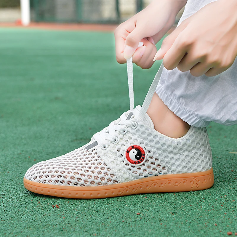 

Mesh Breathable Collar Martial Arts Tai Chi Shoes Summer Breathable Tbottomon Bottom Men's and Women's Tai Chi Practice Shoes Genuine Leather Cool Martial Arts Shoes