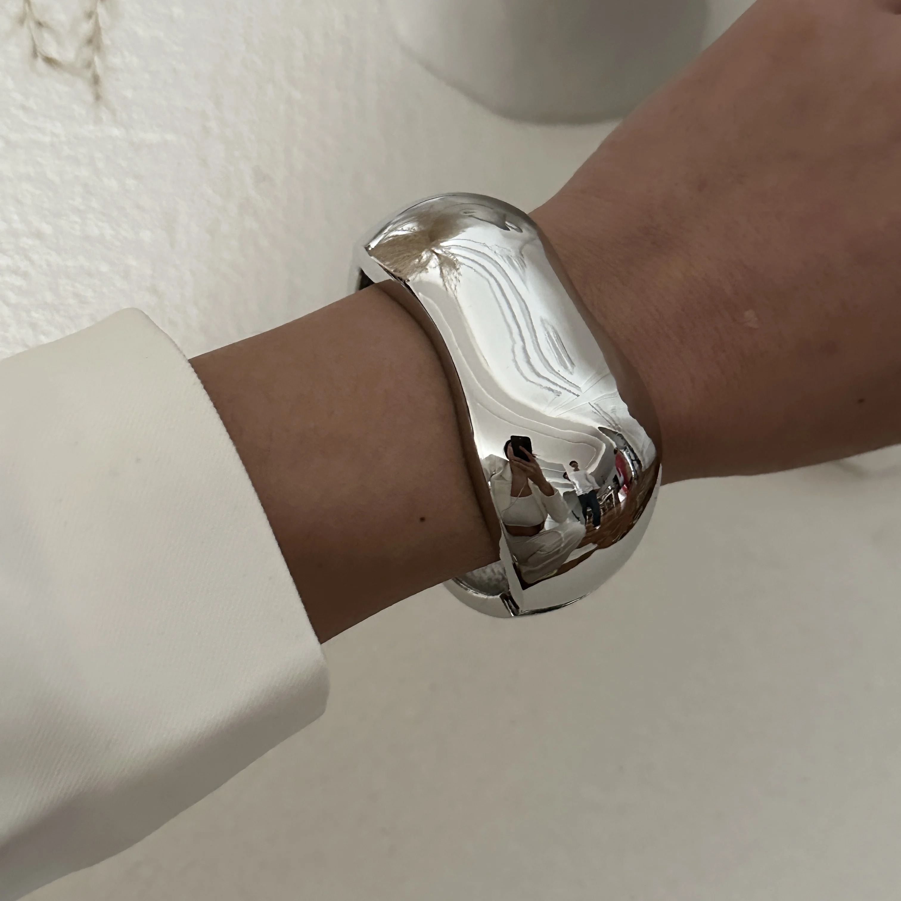 Exaggerated Irregular Chunky Cuff Bangle Bracelets for Women Simple Glossy Metal Jewelry Party Office Wrist Gift Accessories