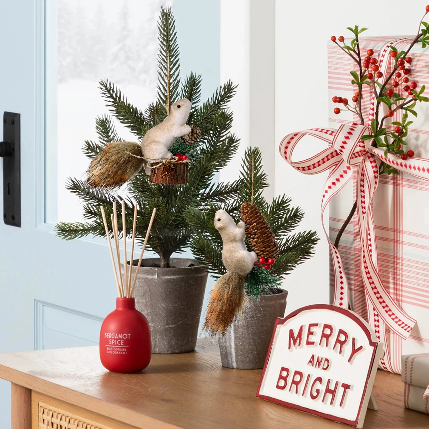 

2 Piece Christmas Tree Squirrel Decoration Foam Shaped Pendant Fun Christmas Ornament for Holiday Decorations