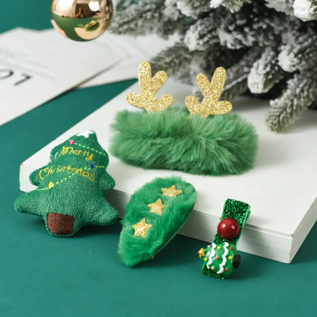 Christmas Gift Set Kids Hair Clips+Brooches Hair Accessories Creative Children’s Festive Decor & Small Presents for Xmas Holiday