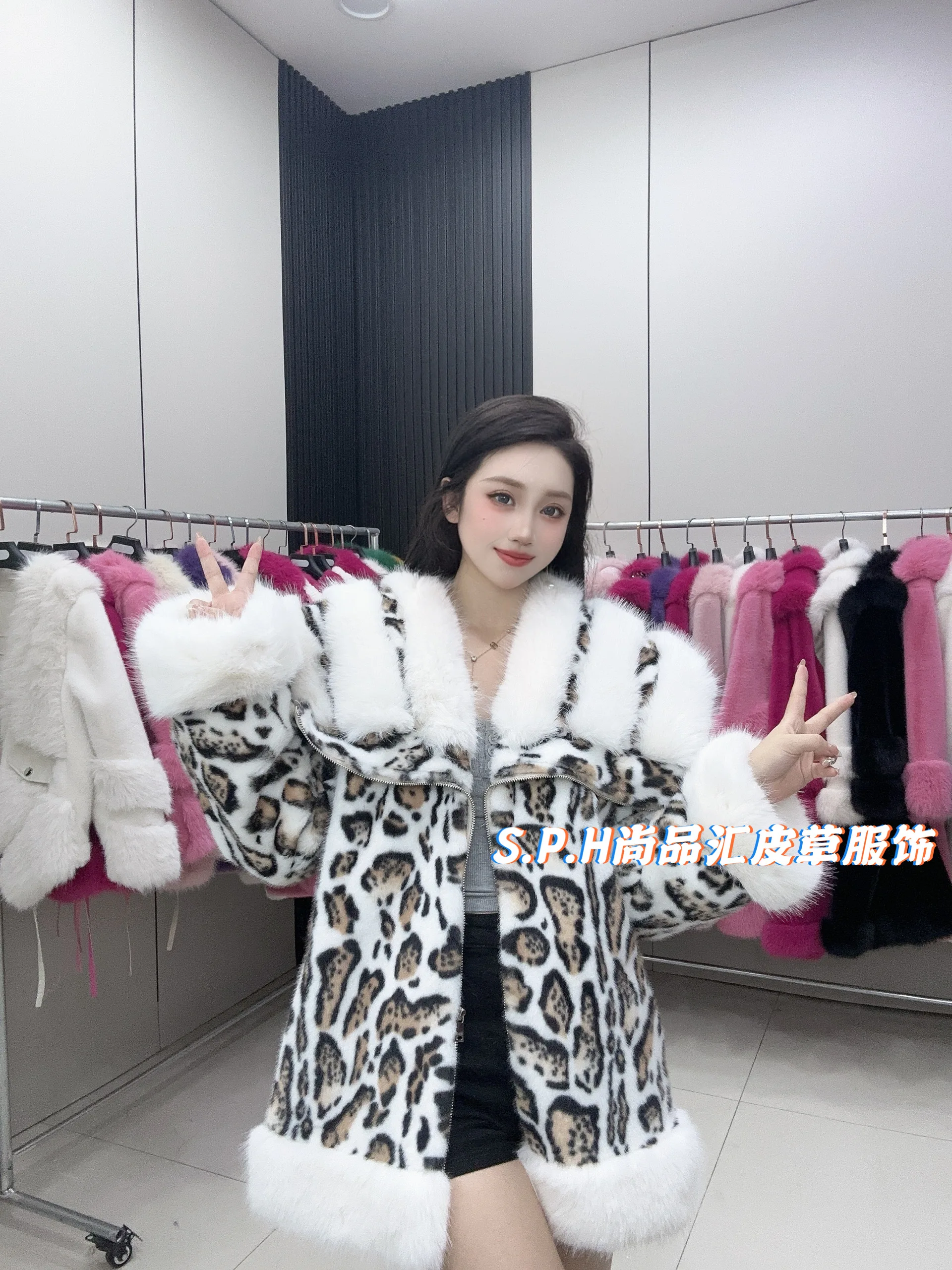 Faux Fur Coat 2024 New Classic Leopard Print Shawl Collar European Mink Women Fur Coat Winter Coat Mid Length Fluffy Jacket