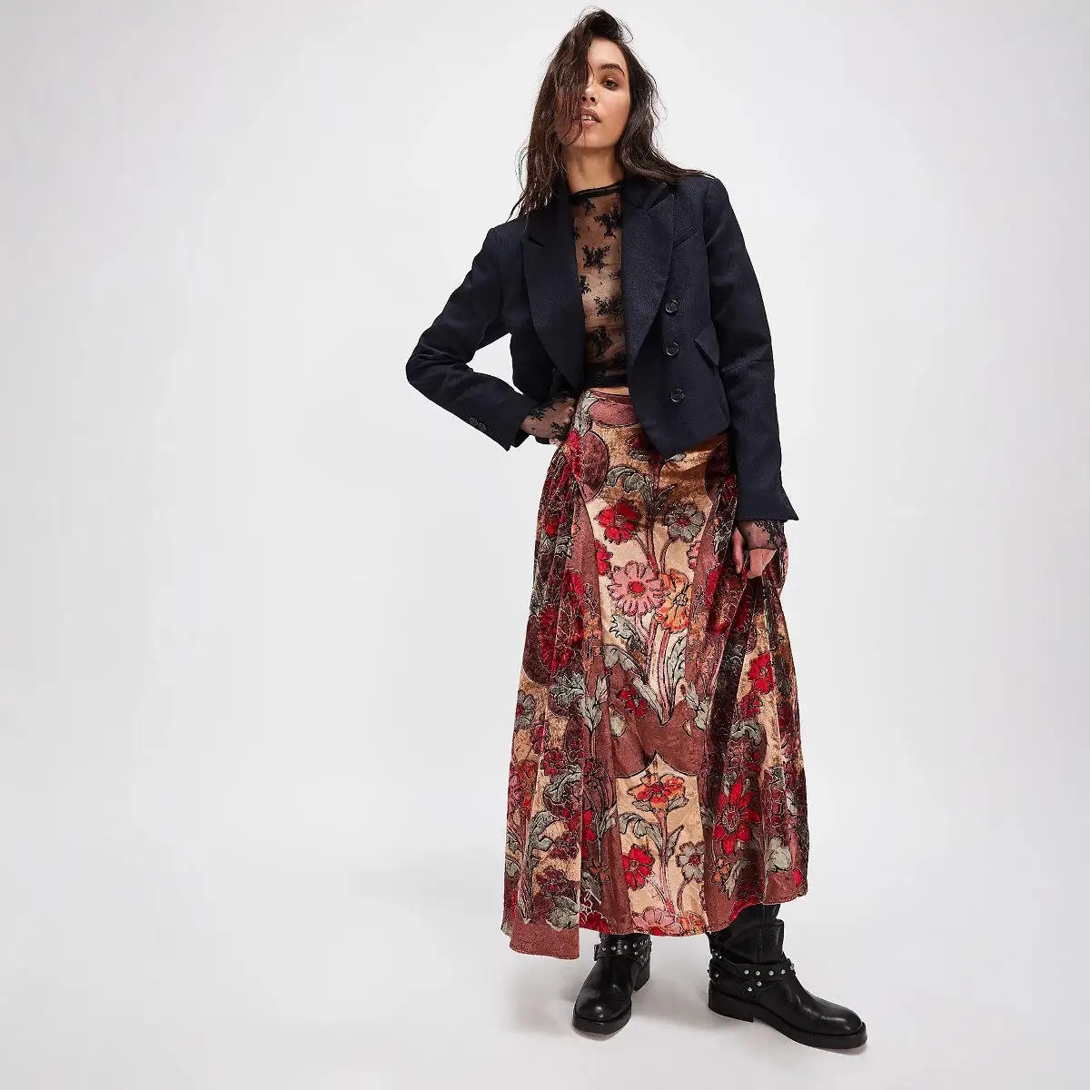 

Женская бархатная юбка с цифровым принтом из полиэстера, средней длины, в уличном стиле, с вышивкой, летняя коллекция