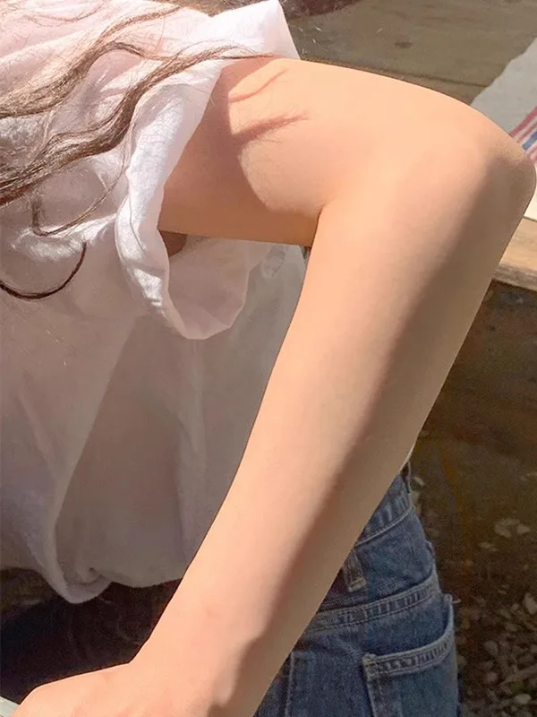 قميص أبيض قصير الأكمام من القطن غير رسمي ملابس خارجية نسائية صيف 2025 تصميم جديد عصري للحماية من الشمس للجمهور الصغير