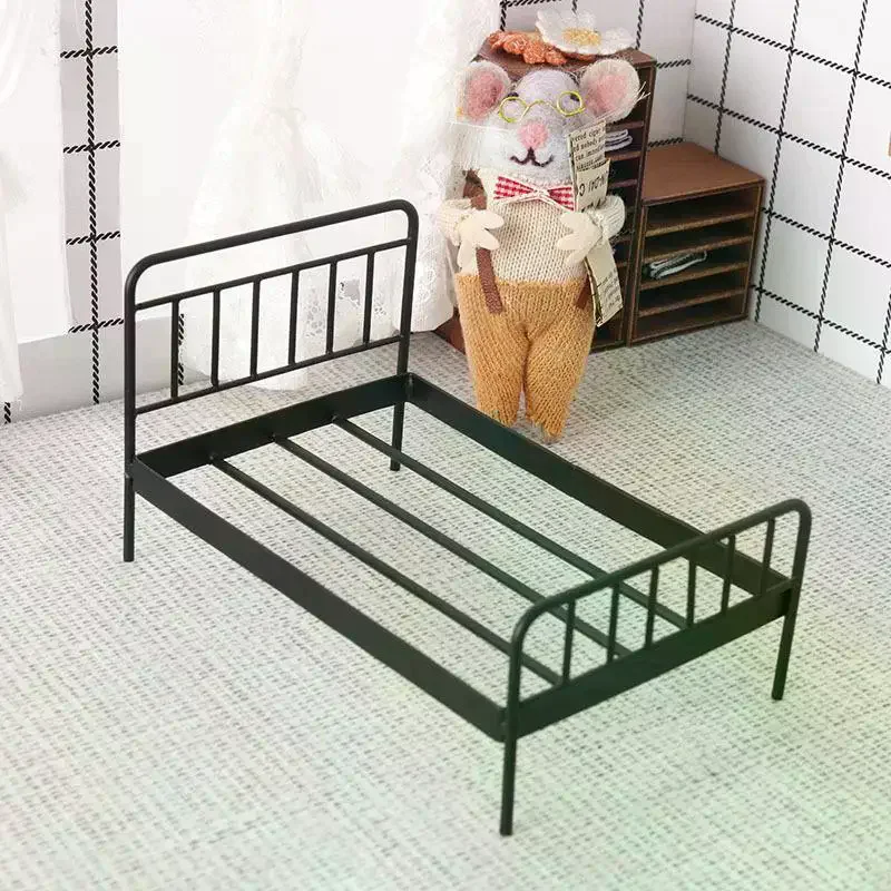 1 個 1:12 ドールハウスミニチュア鉄人形ベッドモデルミニ人形家具シミュレーションベッド寝室 DIY アクセサリーおもちゃ