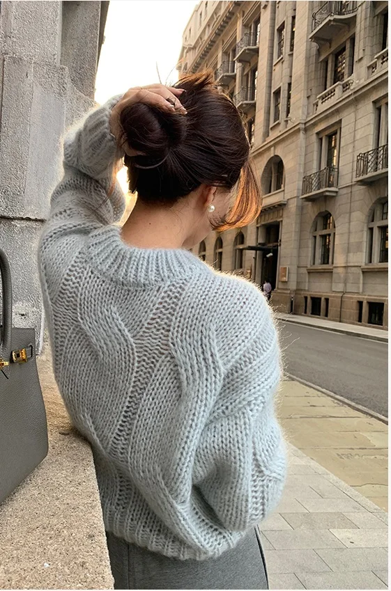 Pullover Sweater Solid Color Round Neck Loose and Slim Knitted Top for Women
