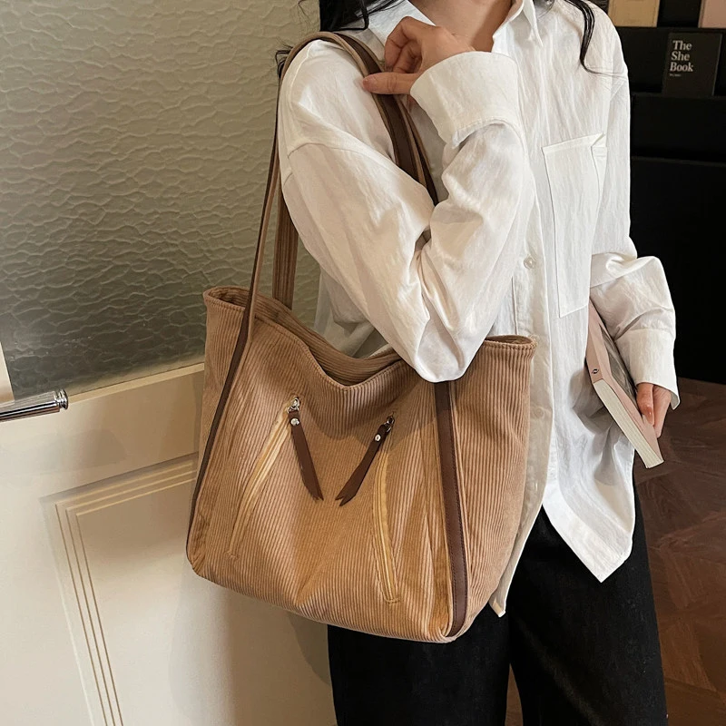 

Corduroy canvas bag for women, relaxed style, large capacity tote bag, niche versatile casual shoulder commuter tote bag