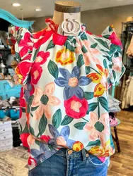 Meerkleurige top met bloemen, ruches aan de mouwen, gelaagde bloemenblouse met ruches aan de halslijn